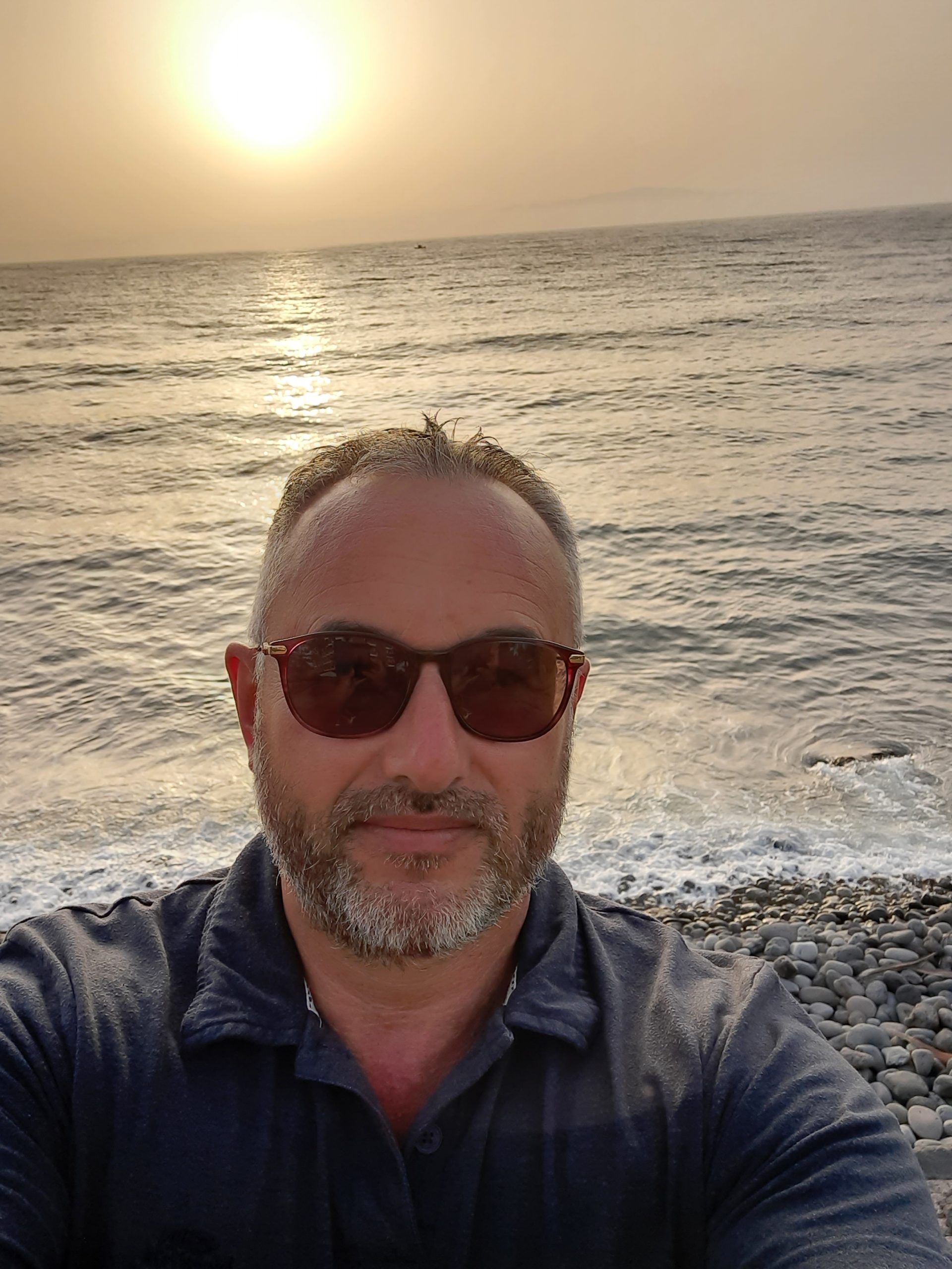 After reading lots of comments about travelling solo — or wanting to travel solo — there seems to be one common theme: fear and apprehension about flying and going to the airport alone.